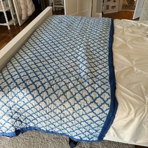Roller rabbit quilt twin /twin xl